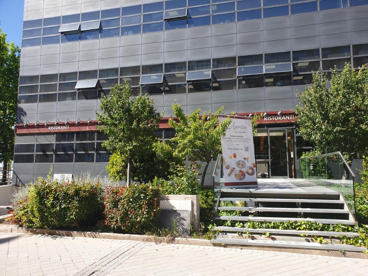 Bonito Apto Cinco Torres Plaza Castilla มาดริด ภายนอก รูปภาพ