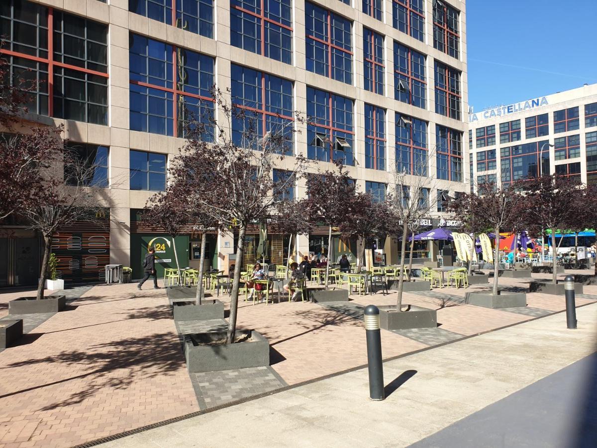 Bonito Apto Cinco Torres Plaza Castilla มาดริด ภายนอก รูปภาพ