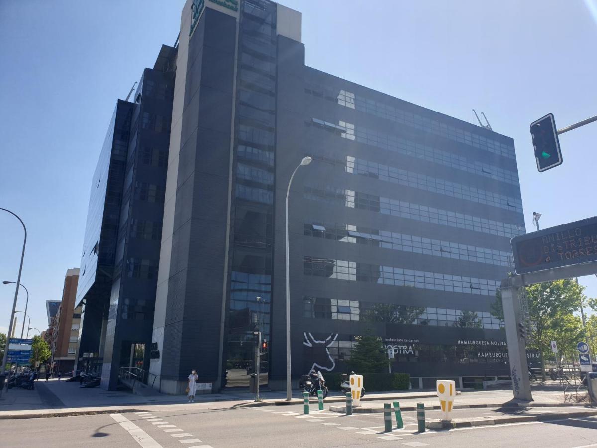 Bonito Apto Cinco Torres Plaza Castilla มาดริด ภายนอก รูปภาพ
